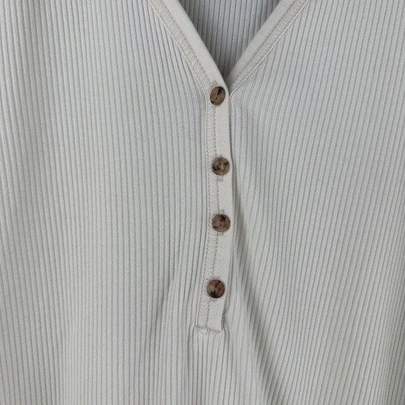 Old Navy Women’s Sz XL White Rib Fitted Long Sleeve T-Shirt - Picture 2 of 5